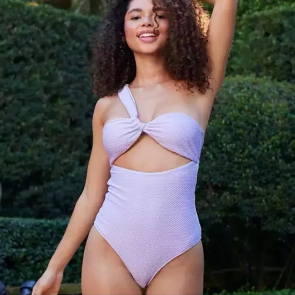 Stylish One-Shoulder Swimsuit in Light Purple